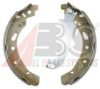 FORD 1695033 Brake Shoe Set